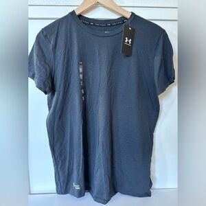 Brand new women’s under armour t shirt (2shirts)